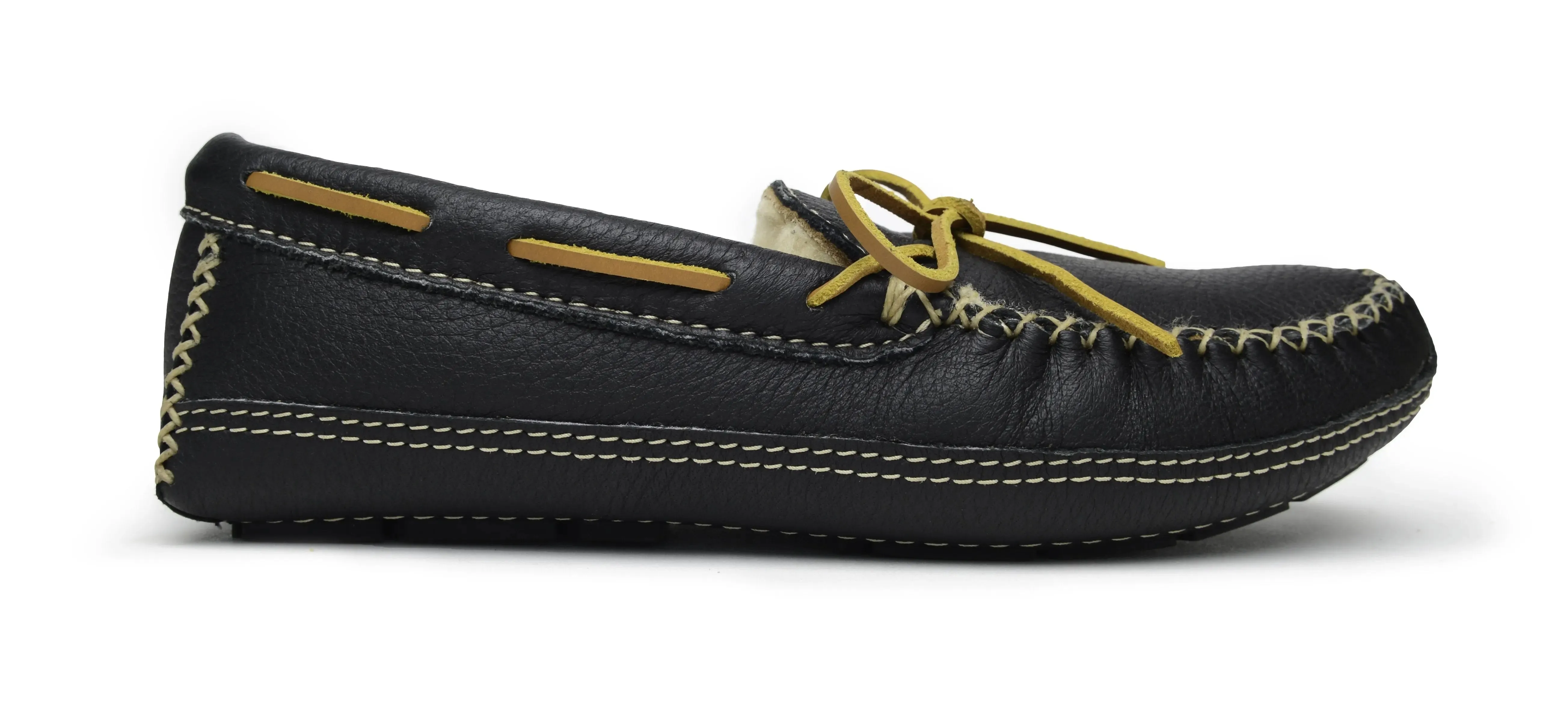 Men’s Minnetonka Sheepskin Moose – Ultimate Warmth & Cozy Comfort